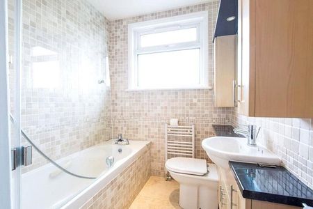 3 bedroom terraced house to rent - Photo 3