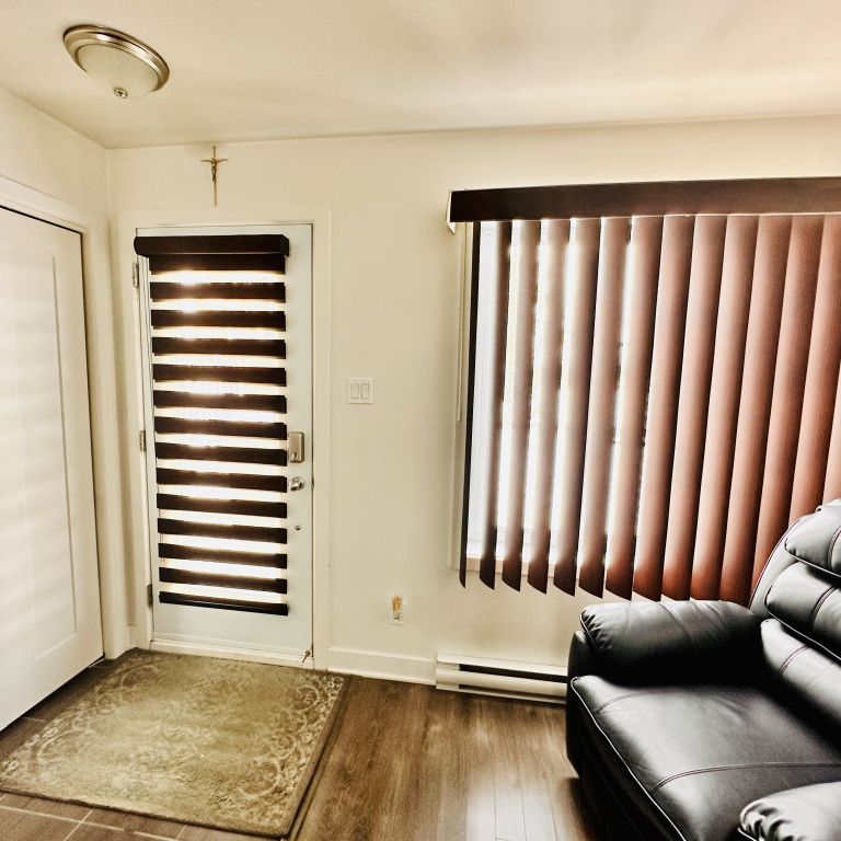 Superbe 4 1/2 Au Rez-de-chaussée | Conf - Photo 1