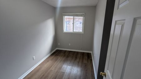 For Lease - 24 Hodgins Avenue, Georgina, Ontario - Photo 2