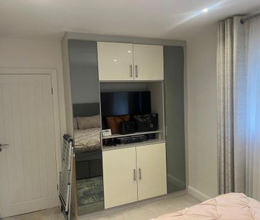 3 bedroom end of terrace house to rent - Photo 3