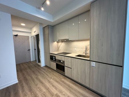 For Lease - 8 Interchange Way Unit# 3811, Vaughan, Ontario - Photo 2