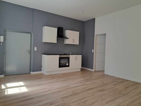 Location Appartement 2 pièces 40m² NIMES 30000 - Photo 3