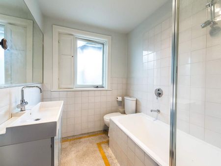 STYLISH DECO LIVING! - Photo 5