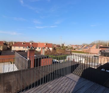 Gerenoveerd duplex-appartement met 3 slaapkamers, terras en autosta... - Foto 3