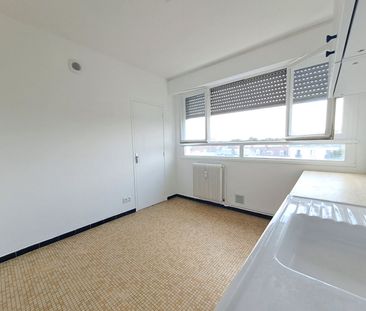 Location Appartement 3 pièces 69m² - Photo 3