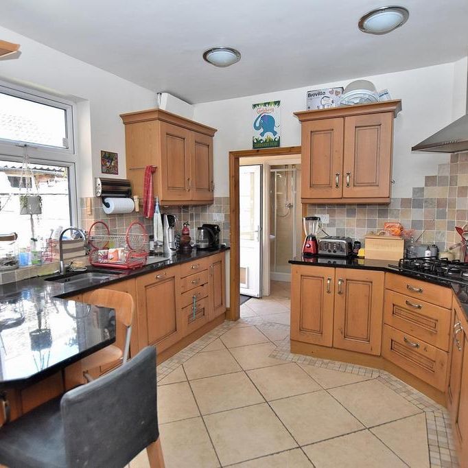4 bedroom house to rent - Photo 1