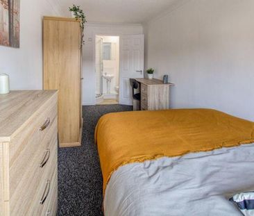 1 bedroom in a house share to rent - Photo 4