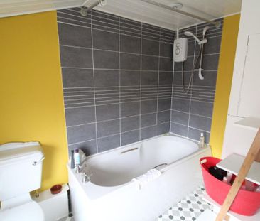 2 bedroom terraced house to rent - Photo 3