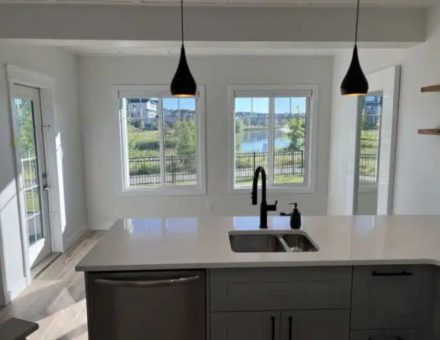 Spectacular view, modern suite | 1921 Davidson Wynd Southwest, Edmonton - Photo 1