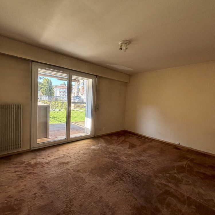 Studio au rez supérieur, en rénovation, disponible pour le 16 novembre 2025 - Photo 1