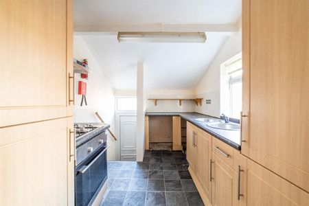 6 bed maisonette to rent in Kelvin Grove, Sandyford, NE2 - Photo 5