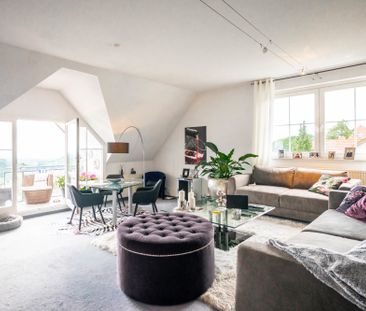 Bald renovierte Wohnung mit Balkon, Einbauküche und traumhaftem Bli... - Photo 1