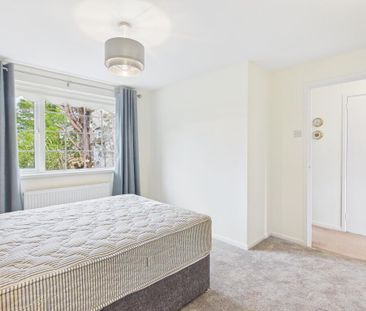5A Strathearn Court, Holywood, BT18 9NP - Photo 4