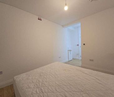 Uxbridge Road, Southall, UB1 - Photo 5