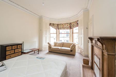 3 bedroom flat to rent - Photo 5