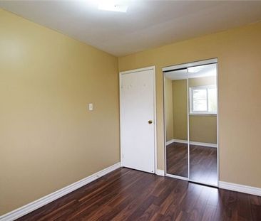 Whiteleas Avenue 32, M1B 1W7, Toronto - Photo 1