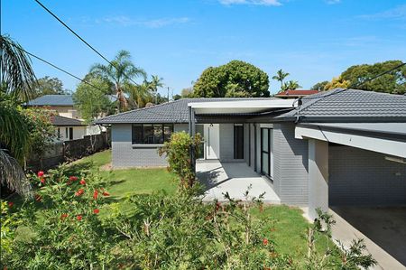 15 Luxor Street, Southport QLD 4215 - House For Rent - $900 | Domain - Photo 5