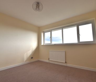 4 bedroom semi detached house to rent, - Photo 2