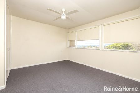 Townhouse - West Bathurst - Available Now!!! - Photo 3