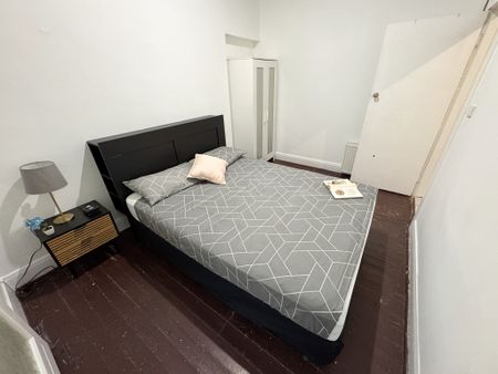 FULLY EQUIPPED ONE BEDROOM APARTMENT. - Photo 5