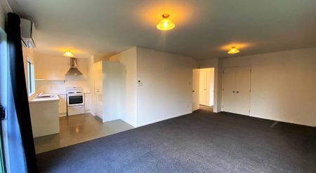 Newly renovated - 3 Bedroom Home - Photo 2