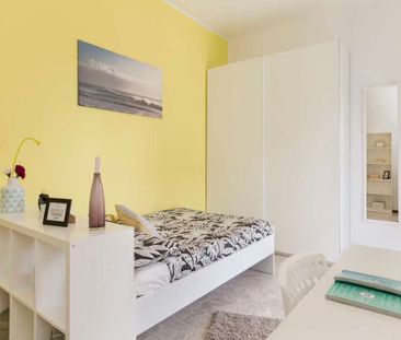 Via Ginestre, Cesano Boscone, Lombardy 20090 - Photo 3