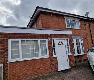 4 bedroom semi-detached house to rent - Photo 6