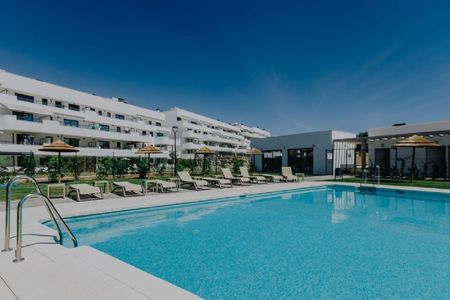 2 Bedroom Apartment For Rent in Estepona, Málaga - Photo 5