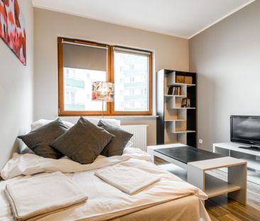 Warszawa, Praga-Południe, Gocław, Rożnowska - Photo 2