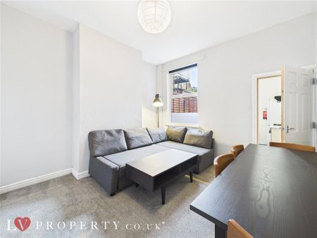 4 bedroom terraced house to rent - Photo 4