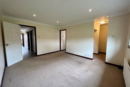 The Street, Beck Row, BURY ST. EDMUNDS - Photo 5