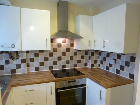 Lisbon Road - Photo 3