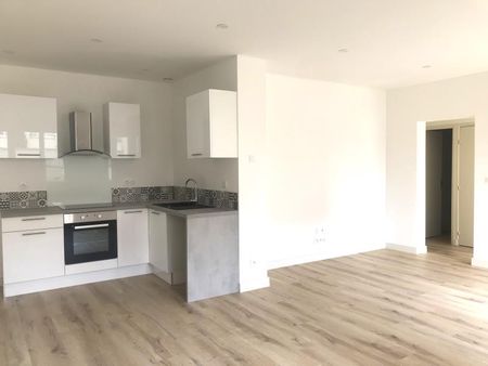 Location Appartement 2 pièces 70m² - Photo 5