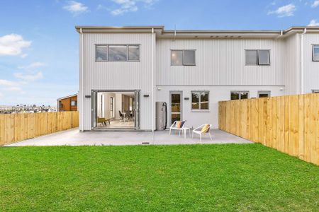 4 Bedroom Townhouse, Pine Harbour - Photo 4