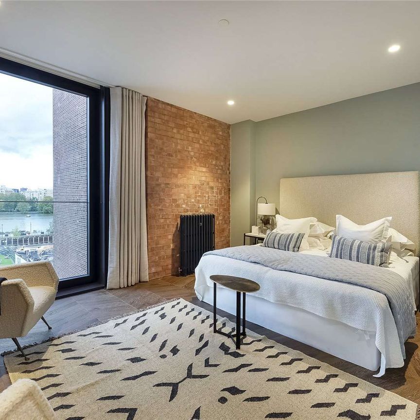 A sensational three bedroom apartment in the iconic, world-famous Battersea Power Station. - Photo 1