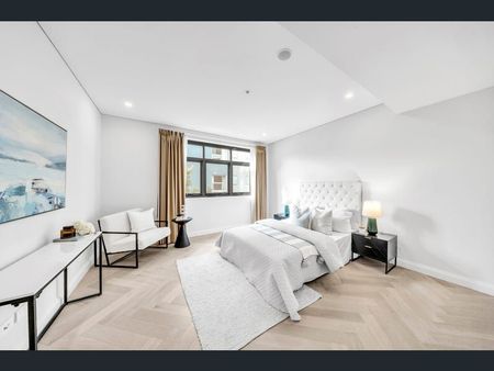 Elegant 4-Bedroom Apartment with 2 Parking in Prestigious Killara - Photo 4