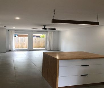 Modern Coastal Townhouse in the Heart of Mudjimba - Photo 6