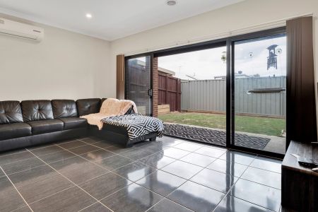 Outstanding O'Leary! - Photo 2