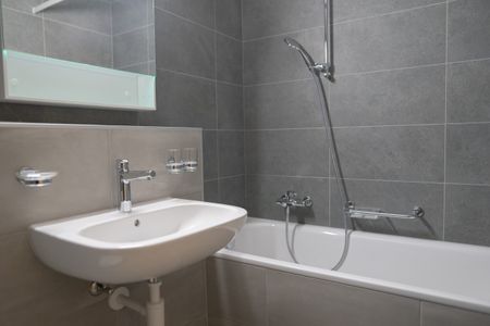 Grand Rue 8 – Bel et grand appartement de 4 pièces rénové - Photo 4