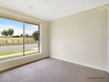 27 Parnaby Street, Wodonga VIC 3690 - Photo 3