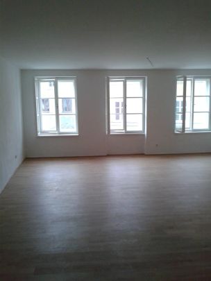 Neuwertige, moderne 2-Zimmer-Wohnung im Schärdinger Zentrum - Küche möbliert - Foto 1