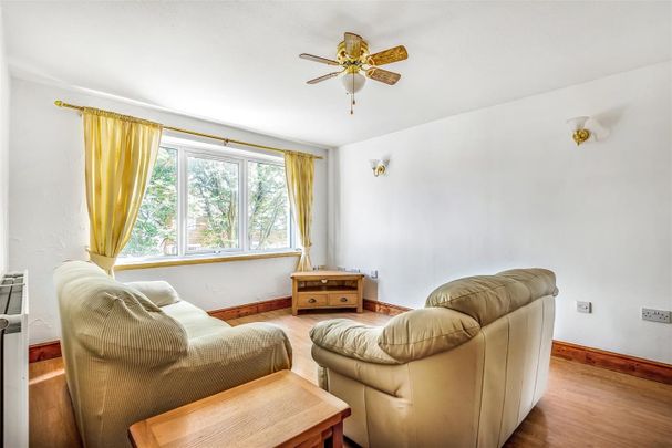 1 Bed Flat, Tulip Avenue, NG3 - Photo 1