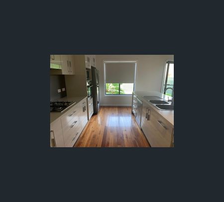 11 Boulevard Place, Tamworth, NSW 2340 - Photo 3