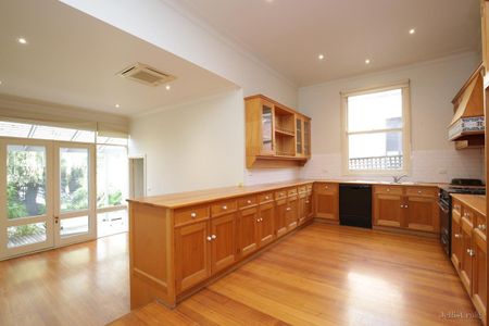 26 Malakoff Street, Caulfield North - Photo 2