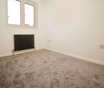 Parklands, Rochford, SS4 - Photo 1