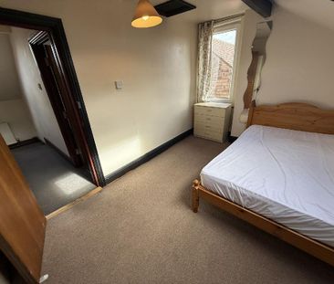 4 bedroom flat to rent - Photo 6