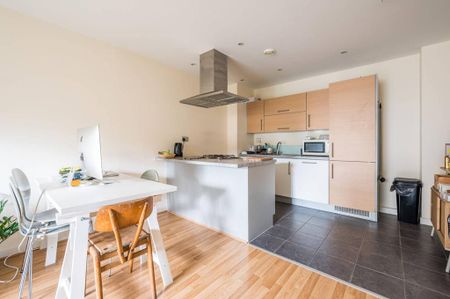 2 bedroom flat to rent - Photo 3