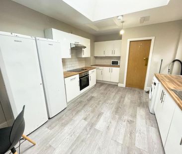 6 bedroom terraced house to rent - Photo 5