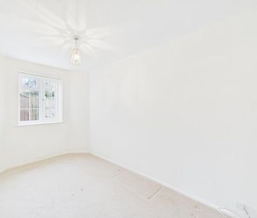 Fieldfare, Abbeydale, Gloucester - Photo 5