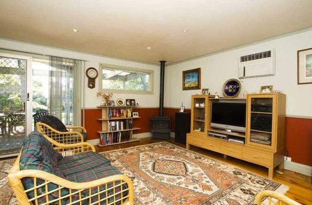 24 Panoramic Grove, Glen Waverley - Photo 1